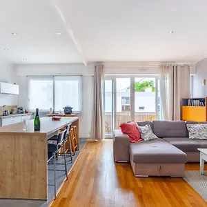 https://lorient-le-grand-large-grand-balcon-plein-sud-lit-queen-size.inbrittany.com