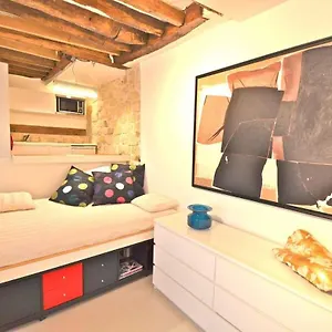 https://gallery-75004.fr-paris.fr